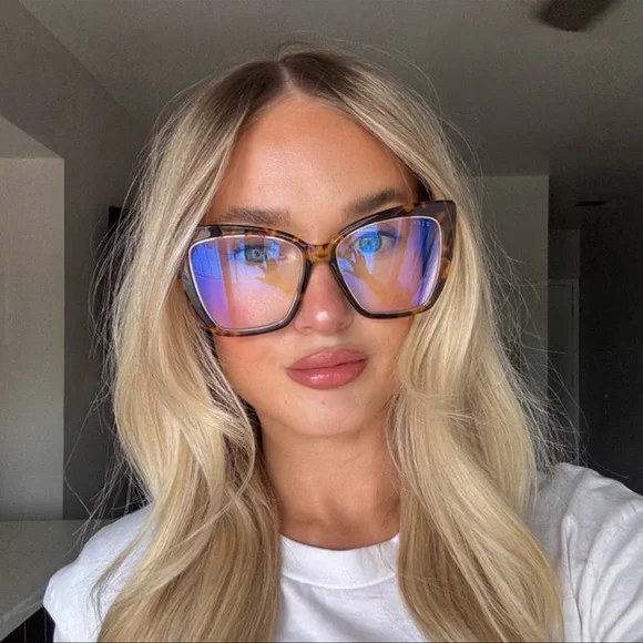 Diff BECKY Blue Light Glasses 👓 - Picture 10 of 14